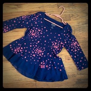Girl’s long serve butterfly t-shirt